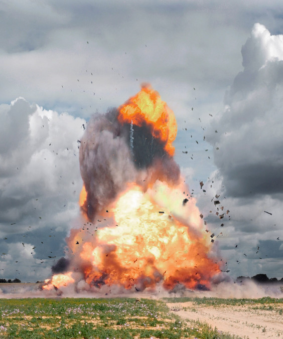 ueli-explosion-06